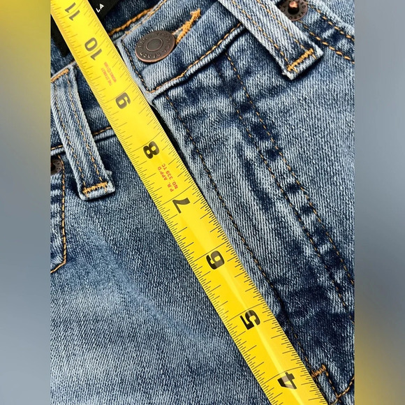 Veronica Beard High Rise Jeans, Light Wash Distressed, Size 26 - Picture 8 of 10